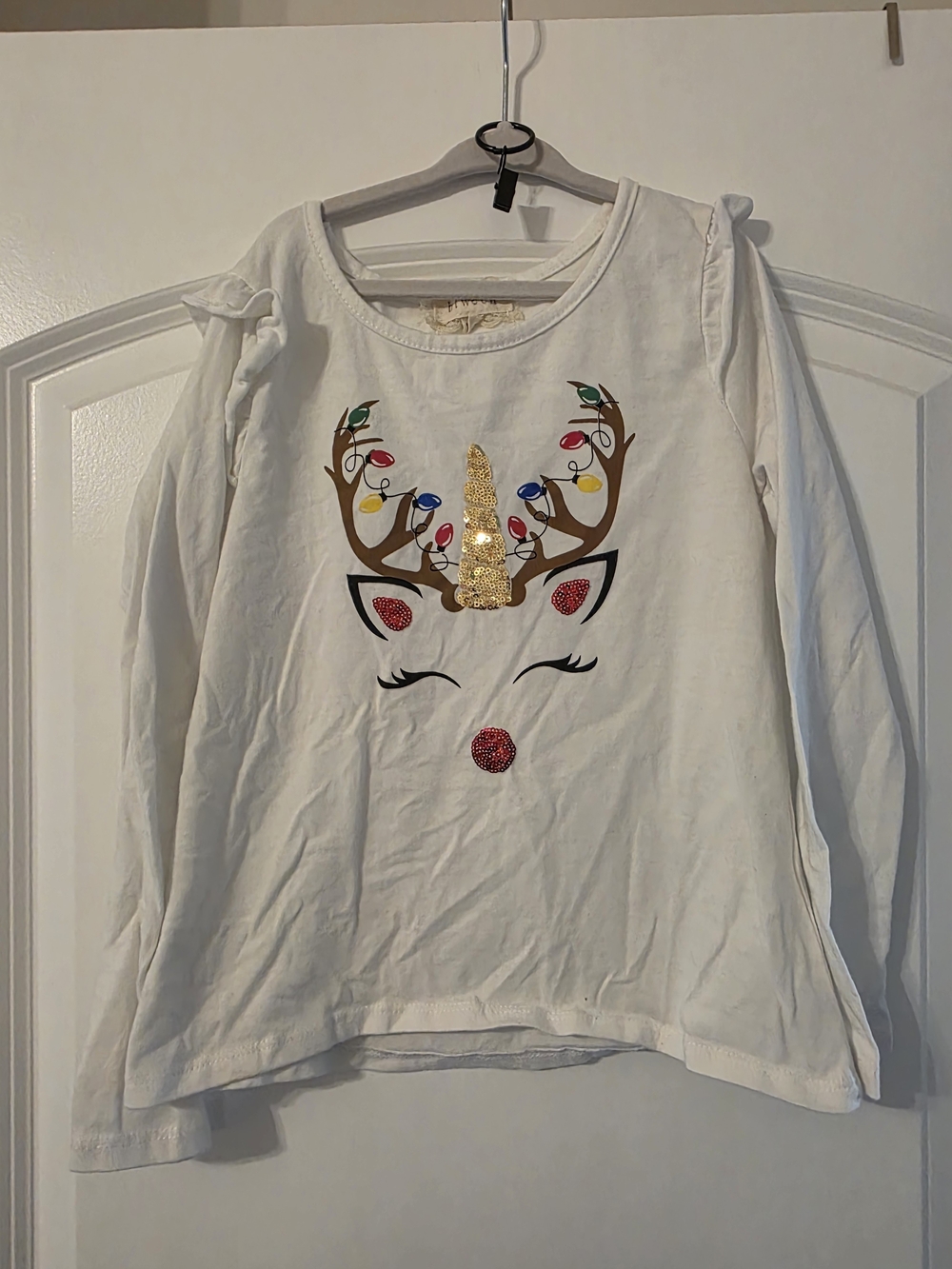 btween White Long-Sleeve Reindeer-Unicorn Graphic Tee with Gold Sequin Horn